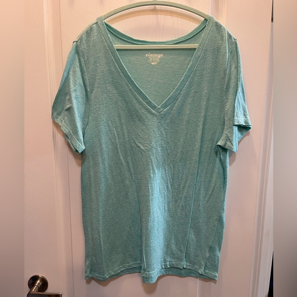 Old Navy Women's Aqua V-Neck Tee XXL